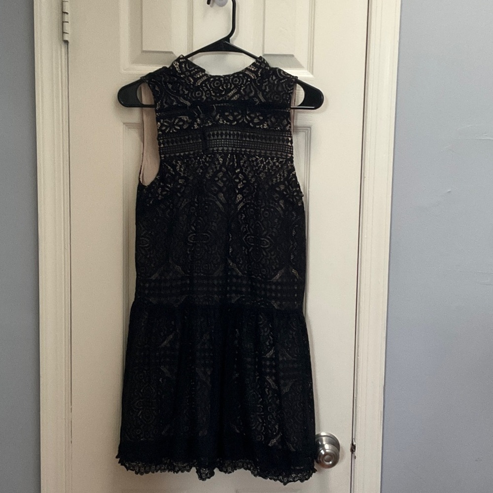 Lulu's Black Lace Sleeveless Cocktail Dress